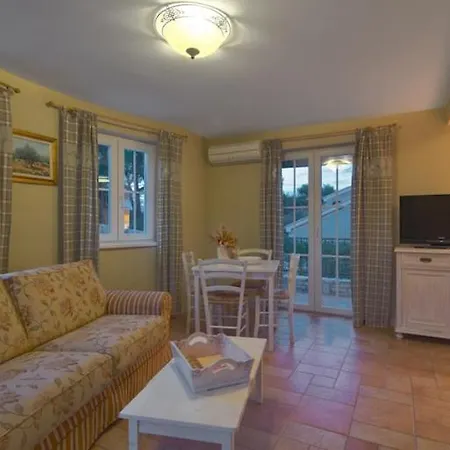 Rosa Apartment *